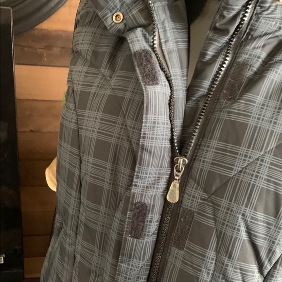 Cute Insulated Vest Size by “Precision Mountainwear”    Size L    NWT - Picture 4 of 13